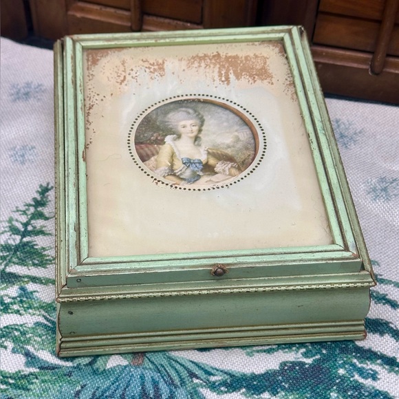 Antique Victorian Ornate Carved Wood Trinket Jewelry Vanity Box Handpainted